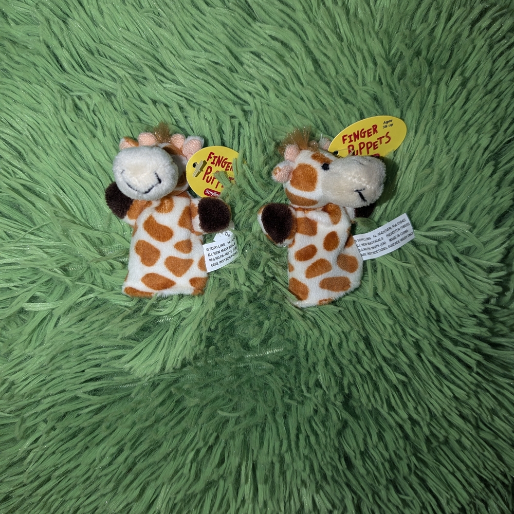 Giraffe Finger Puppets